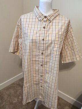 Columbia Men's Short-Sleeve Plaid Button-Down in Beige and Cream